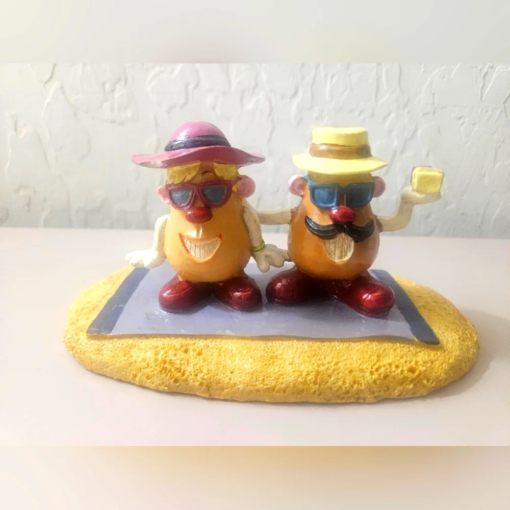 Fun Mr And Mrs Potato Head Fish Tank Figurines with Hats